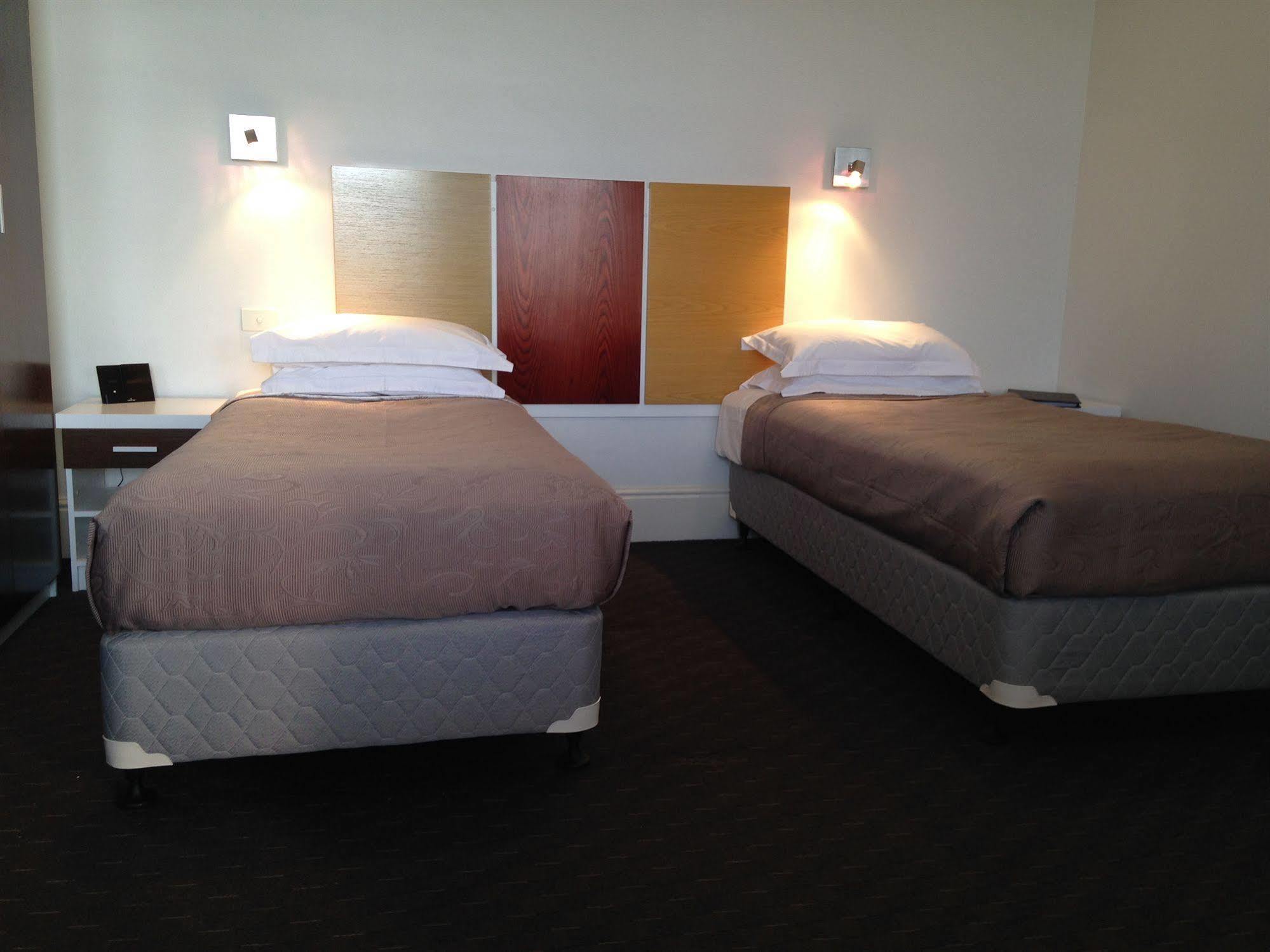 Auldington Hotel Launceston Buitenkant foto